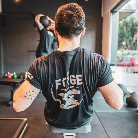 séance de musculation à la salle de force La Forge